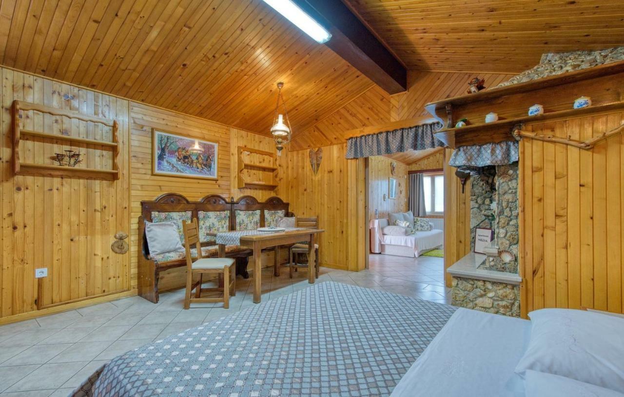 Cottage Nilda I Musalez Exterior photo